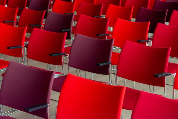Oyunculuk Eğitimi İçeriği: Sahne ve Kamera Önü Sırlar